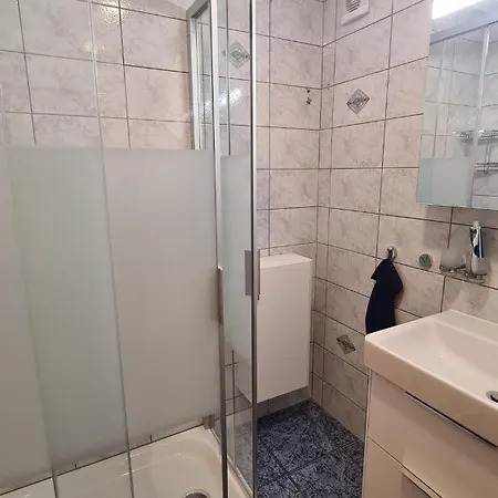 Oeillet 4 アパート